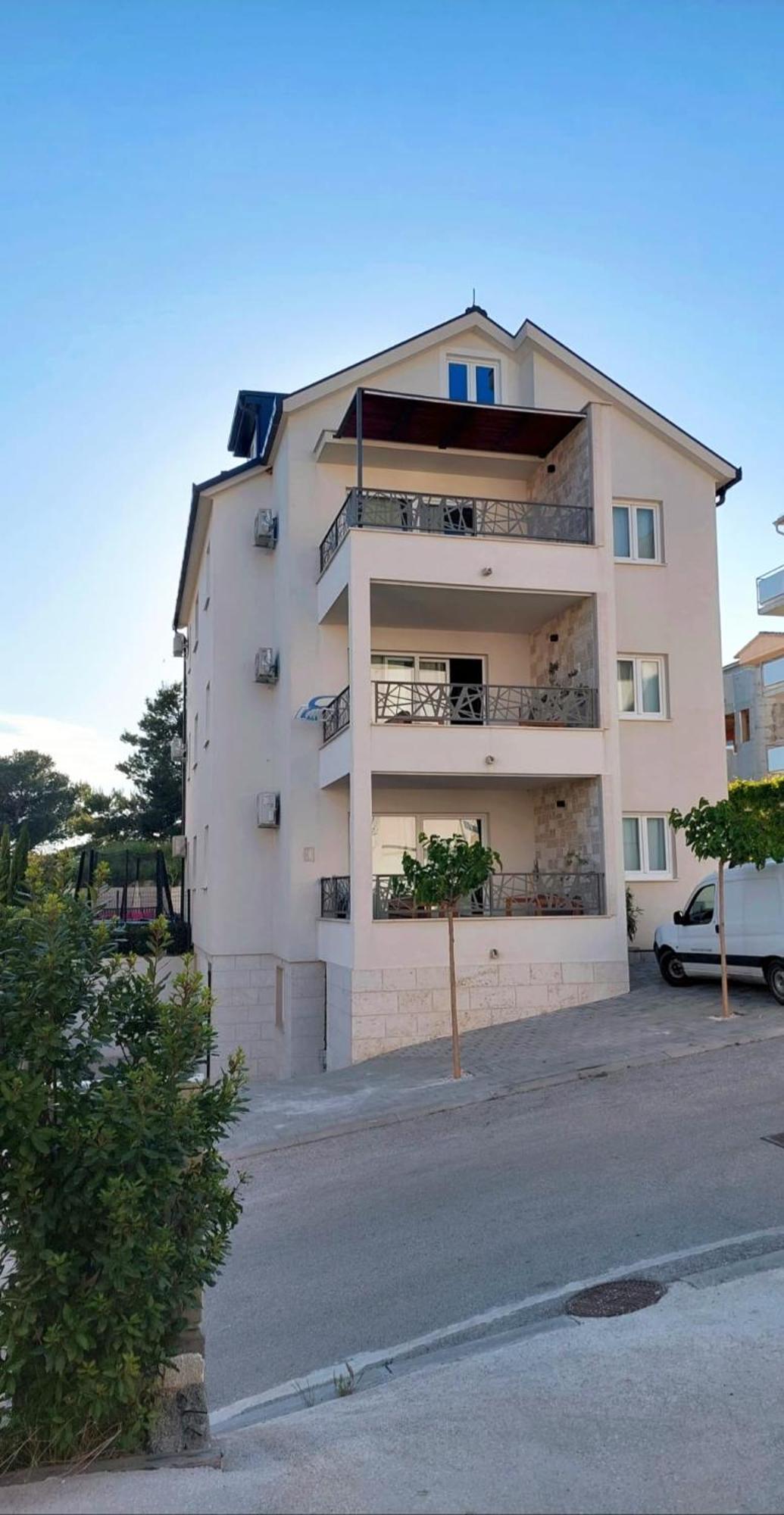 L&L Apartmani 1 Bol Dış mekan fotoğraf